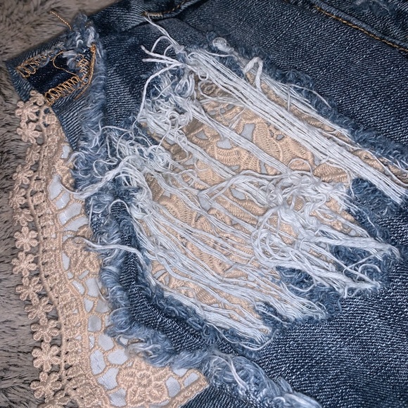 American Eagle Shorts - Picture 2 of 4